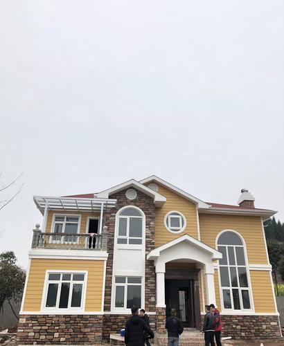 别人都已经住上别墅了,你还认为建房只能用砖瓦?